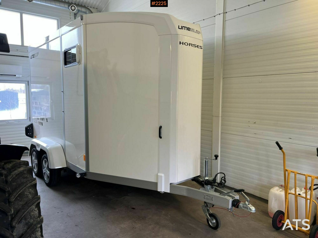 Horse transport UMESLÄP B60 - Only used 4 times - Horse trailer: picture 1 Horse transport UMESLÄP B60 - Only used 4 times - Horse trailer: picture 1