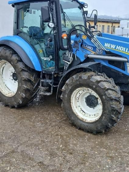 New Holland T 4.95 - Farm tractor: picture 2 New Holland T 4.95 - Farm tractor: picture 2