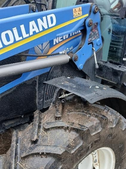 New Holland T 4.95 - Farm tractor: picture 4 New Holland T 4.95 - Farm tractor: picture 4