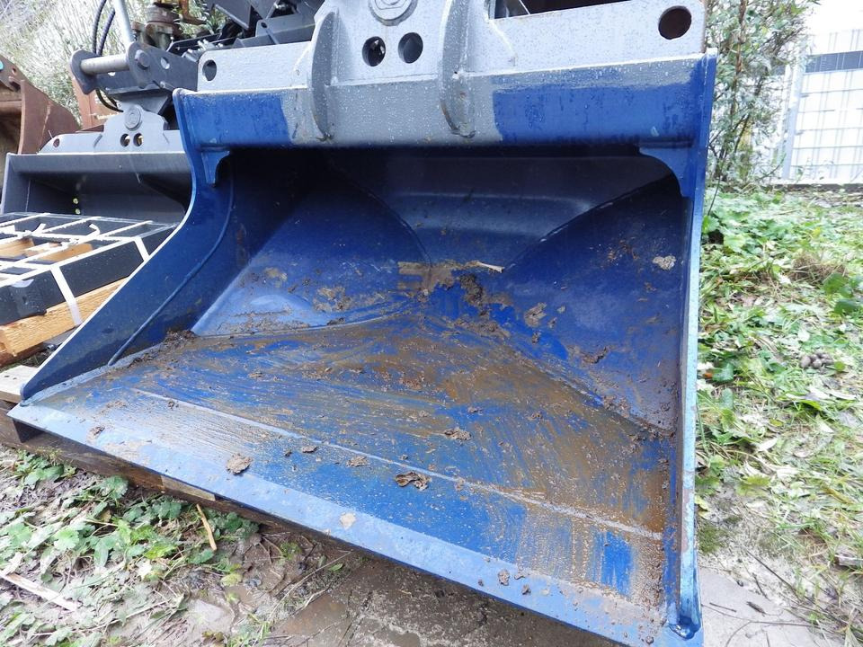 Planierlöffel 1200 mm hydr. schwenkbar MS08 (netto 3300,00) - Excavator bucket for Construction machinery: picture 1 Planierlöffel 1200 mm hydr. schwenkbar MS08 (netto 3300,00) - Excavator bucket for Construction machinery: picture 1