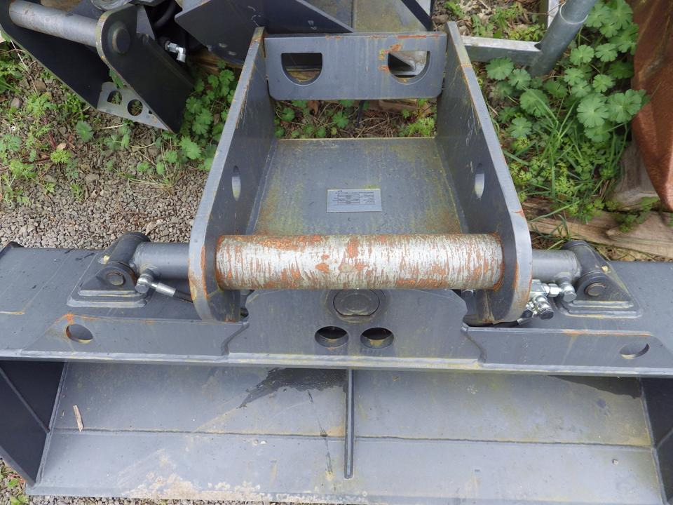 Schwenkbare Grabenräumlöffel MS01 3 x auf Lager - Excavator bucket for Construction machinery: picture 3 Schwenkbare Grabenräumlöffel MS01 3 x auf Lager - Excavator bucket for Construction machinery: picture 3