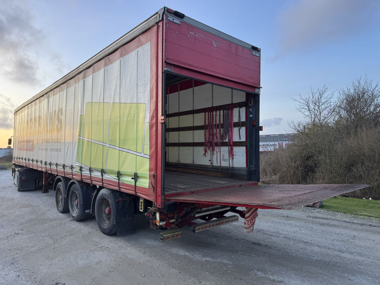 KEL-BERG - Curtainsider semi-trailer: picture 2 KEL-BERG - Curtainsider semi-trailer: picture 2