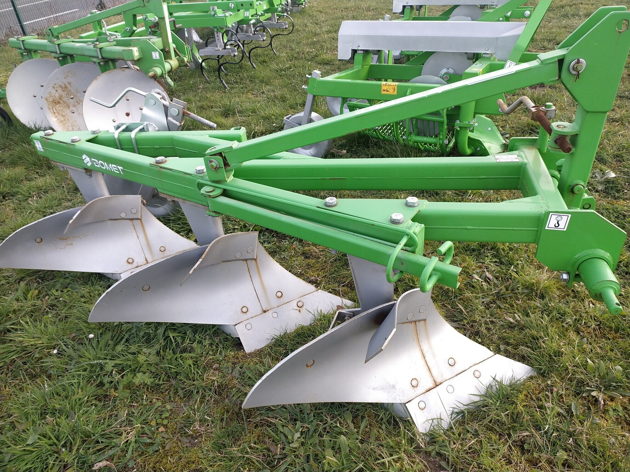 BOMET Charrue à Socs LYRA - Plow: picture 1 BOMET Charrue à Socs LYRA - Plow: picture 1