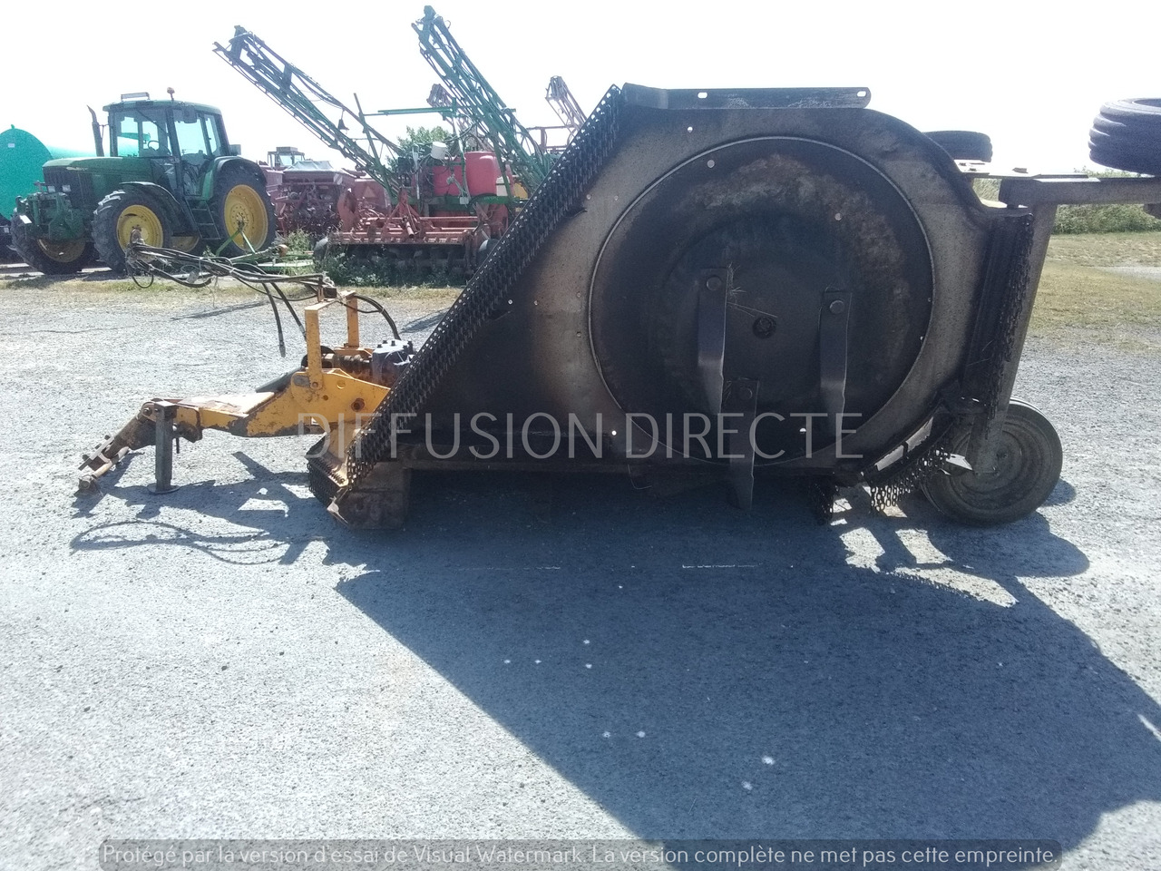 BOMFORD BROYEUR A AXE HORIZONTAL TRI WING 4600 - Garden mower: picture 2 BOMFORD BROYEUR A AXE HORIZONTAL TRI WING 4600 - Garden mower: picture 2
