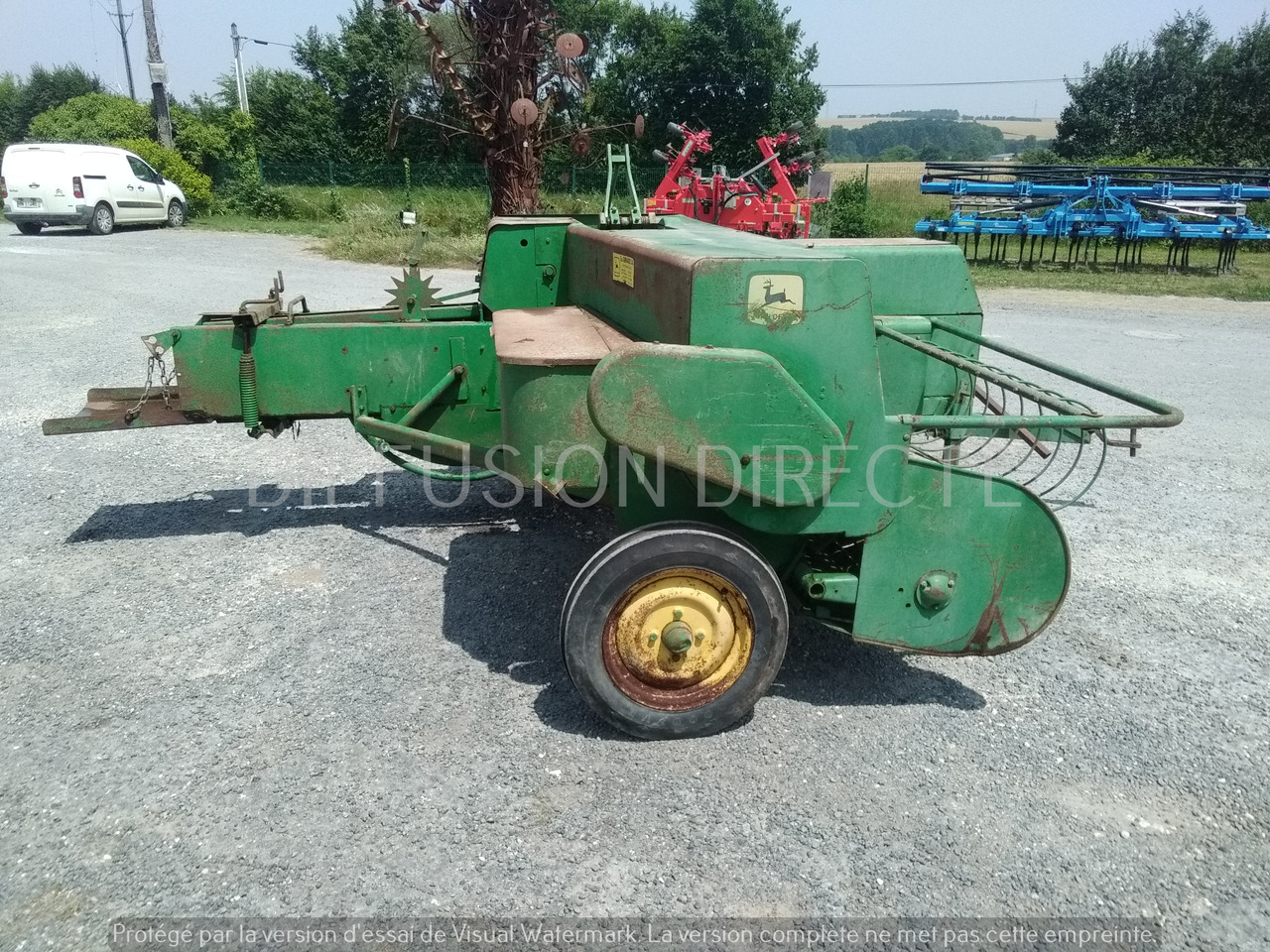 JOHN DEERE PRESSE MOYENNE DENSITE 332 - Square baler: picture 4 JOHN DEERE PRESSE MOYENNE DENSITE 332 - Square baler: picture 4