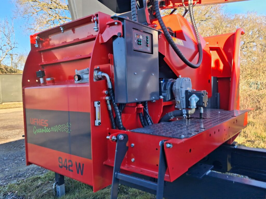 UFKES Greentec 942W Single Axle, PTO - Wood chipper: picture 1 UFKES Greentec 942W Single Axle, PTO - Wood chipper: picture 1