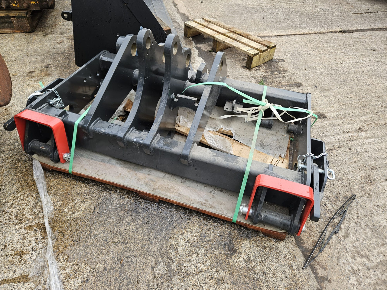 JCB QFit carriage/headsotck to fit onto a Bobcat/MF Telehandler - Attachment for Telescopic handler: picture 1 JCB QFit carriage/headsotck to fit onto a Bobcat/MF Telehandler - Attachment for Telescopic handler: picture 1