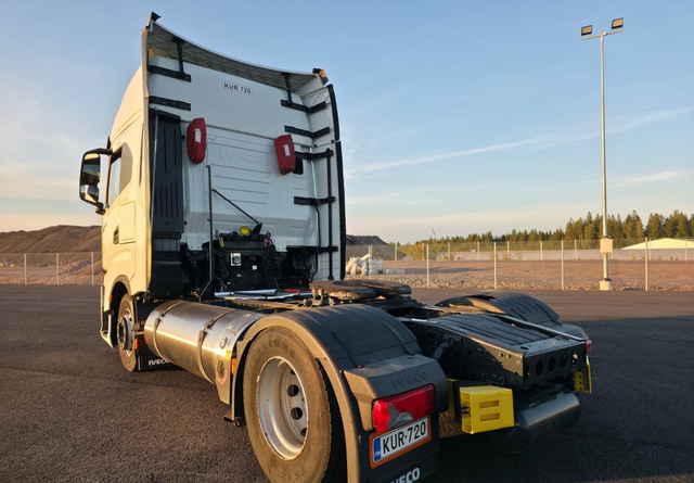 IvecoS-Way 460 4x2 LNG / LBG - Tractor unit: picture 3 IvecoS-Way 460 4x2 LNG / LBG - Tractor unit: picture 3
