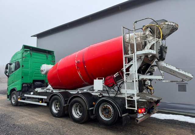 VolvoFH16 650 8x4 - Concrete mixer truck: picture 4 VolvoFH16 650 8x4 - Concrete mixer truck: picture 4