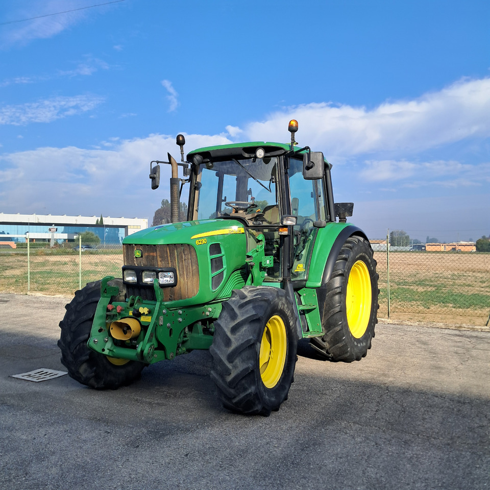 JOHN DEERE 6230 - Farm tractor: picture 1 JOHN DEERE 6230 - Farm tractor: picture 1