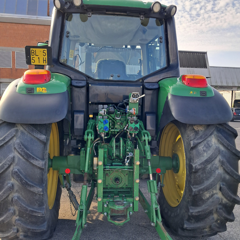 JOHN DEERE 6230 - Farm tractor: picture 4 JOHN DEERE 6230 - Farm tractor: picture 4