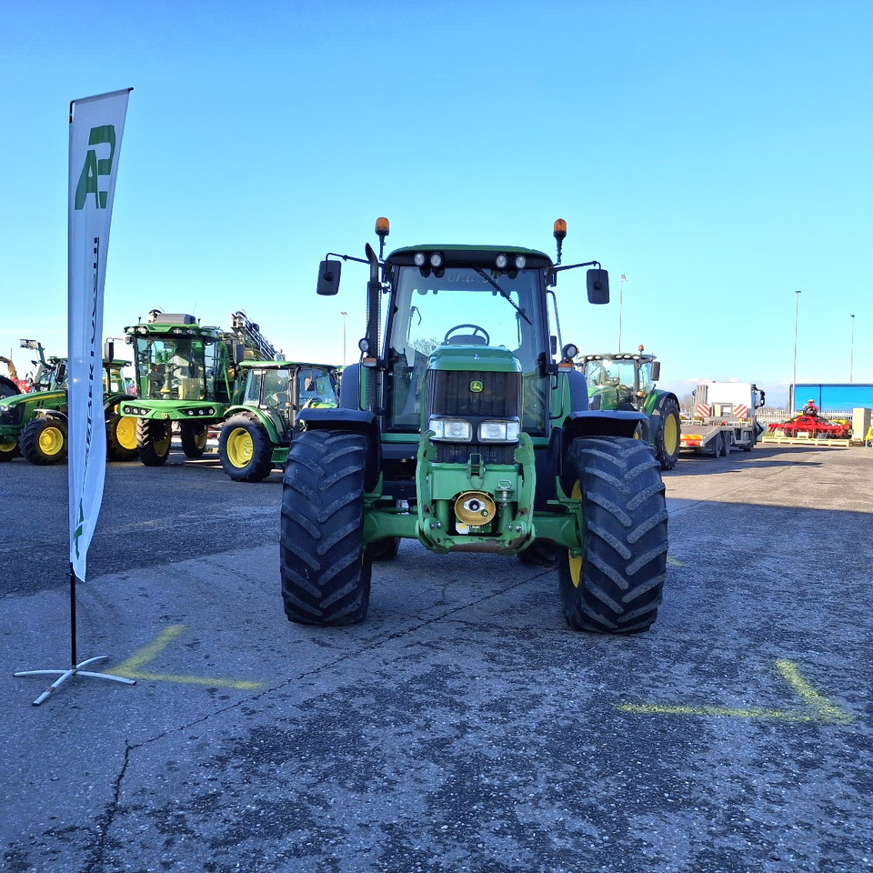 JOHN DEERE 6920S AUTOPOWER - Farm tractor: picture 2 JOHN DEERE 6920S AUTOPOWER - Farm tractor: picture 2