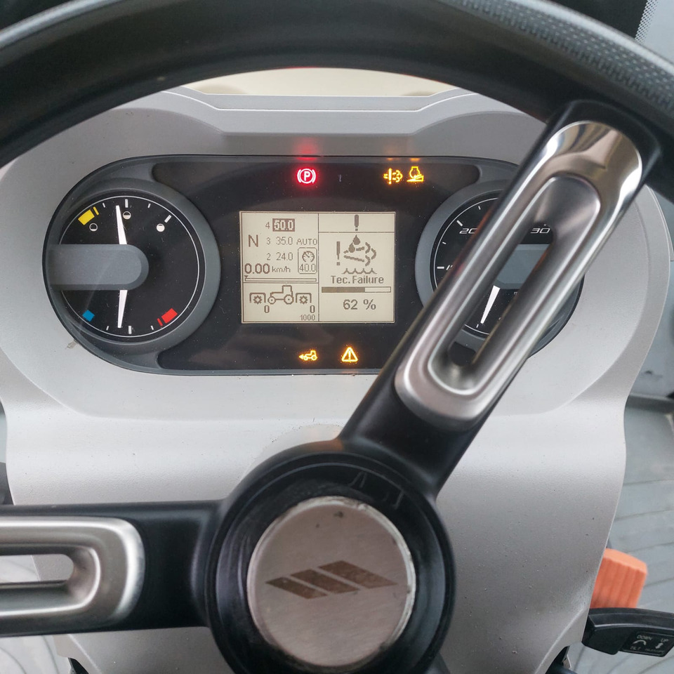 MC CORMICK X8.680 - Farm tractor: picture 5 MC CORMICK X8.680 - Farm tractor: picture 5