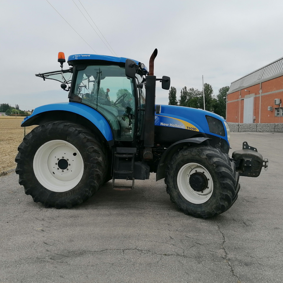 NEW HOLLAND 6090 - Farm tractor: picture 3 NEW HOLLAND 6090 - Farm tractor: picture 3