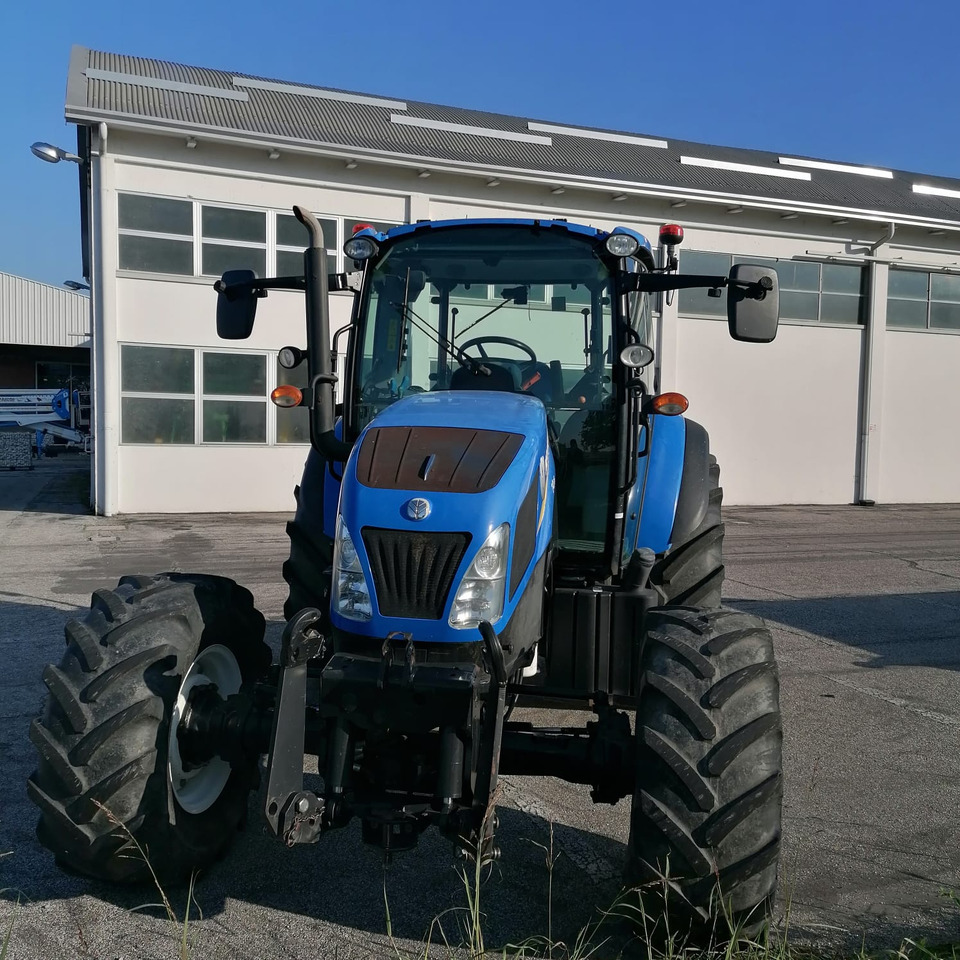NEW HOLLAND T4.105 - Farm tractor: picture 5 NEW HOLLAND T4.105 - Farm tractor: picture 5
