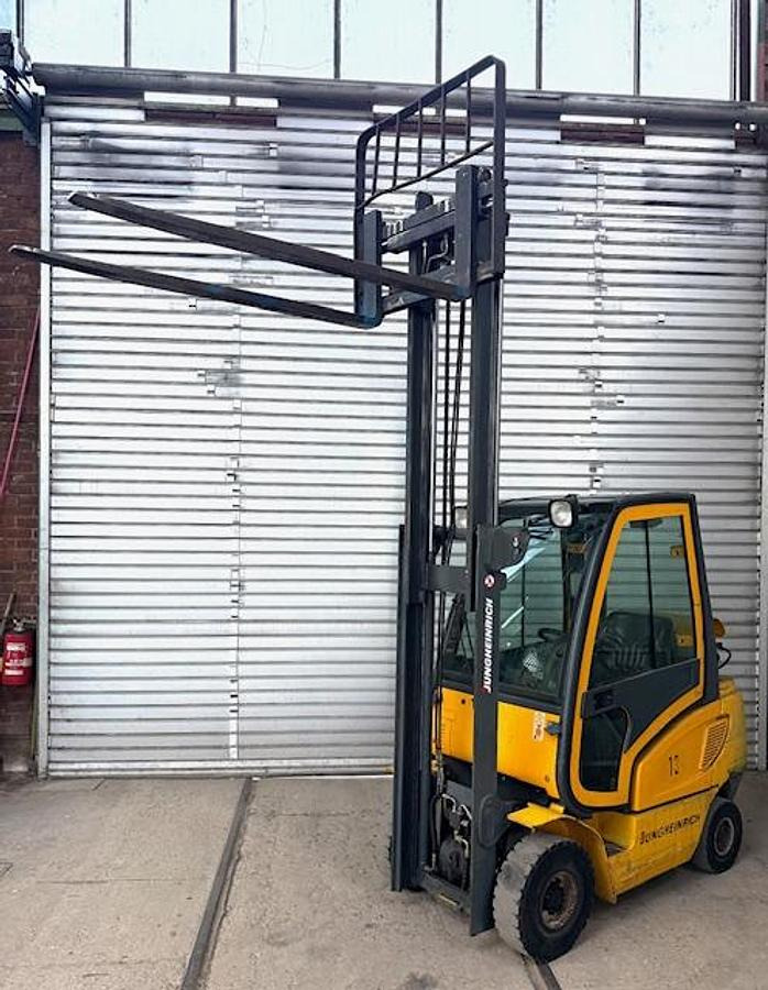 Gabelstapler JUNGHEINRICH, mit Gasantrieb - LPG forklift: picture 2 Gabelstapler JUNGHEINRICH, mit Gasantrieb - LPG forklift: picture 2