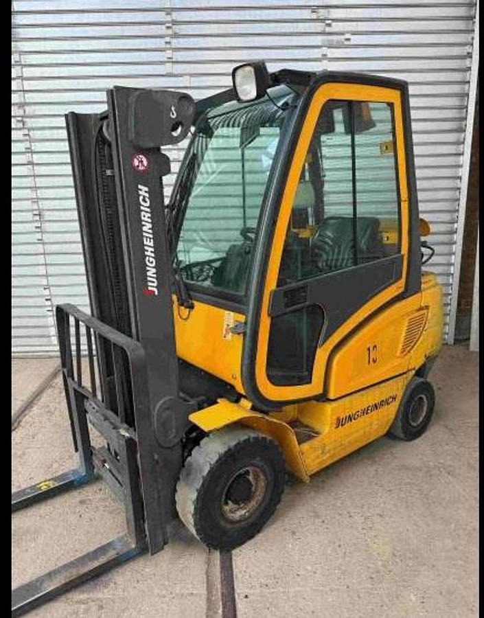 Gabelstapler JUNGHEINRICH, mit Gasantrieb - LPG forklift: picture 1 Gabelstapler JUNGHEINRICH, mit Gasantrieb - LPG forklift: picture 1