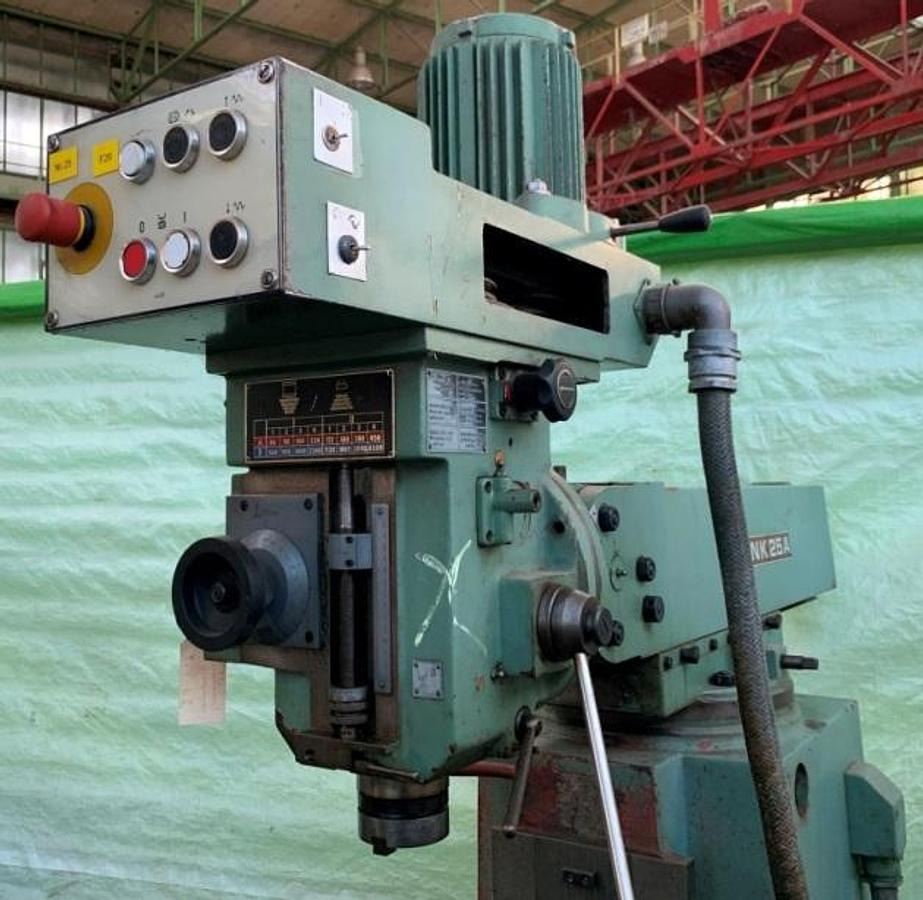 Mehrzweckfräsmaschine TOS - Milling machine: picture 4 Mehrzweckfräsmaschine TOS - Milling machine: picture 4