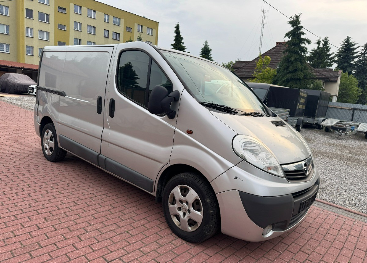 Opel Vivaro L1H1 Blaszak 3 osobowy Klimatyzacja - Panel van: picture 3 Opel Vivaro L1H1 Blaszak 3 osobowy Klimatyzacja - Panel van: picture 3