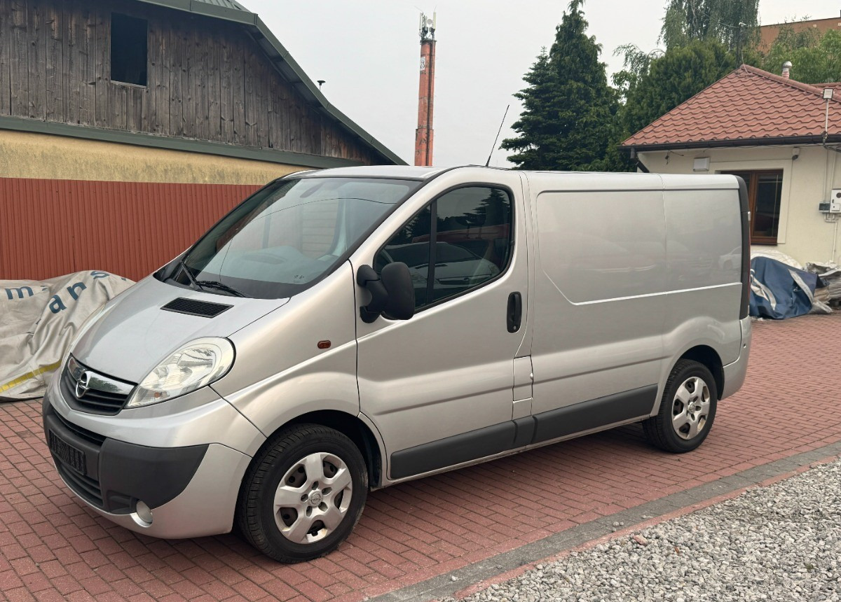 Opel Vivaro L1H1 Blaszak 3 osobowy Klimatyzacja - Panel van: picture 1 Opel Vivaro L1H1 Blaszak 3 osobowy Klimatyzacja - Panel van: picture 1