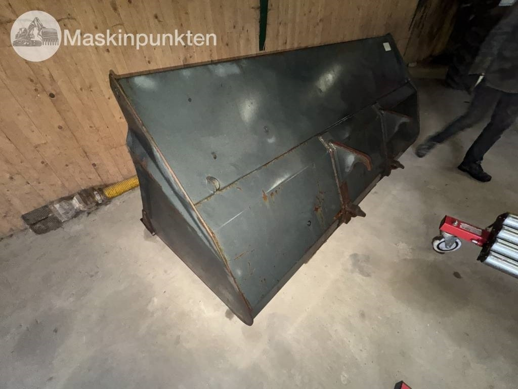 Ålö Universal skopa - Bucket for Construction machinery: picture 3 Ålö Universal skopa - Bucket for Construction machinery: picture 3