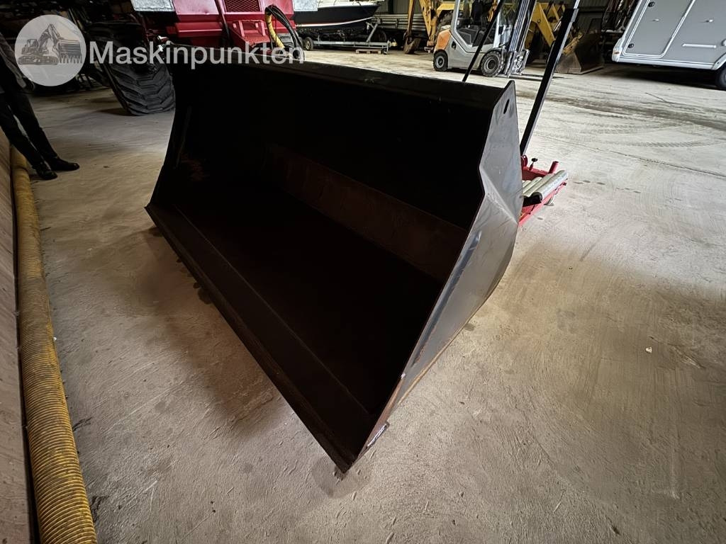 Ålö Universal skopa - Bucket for Construction machinery: picture 1 Ålö Universal skopa - Bucket for Construction machinery: picture 1