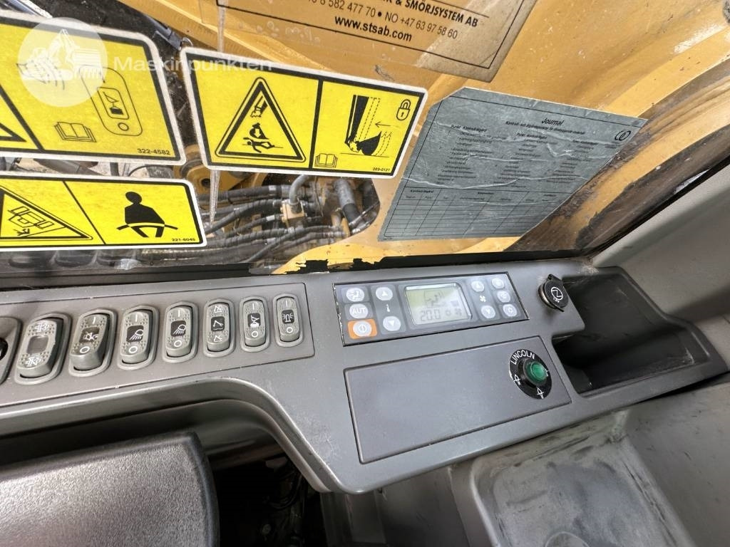 Crawler excavator CAT 374 F L: picture 21