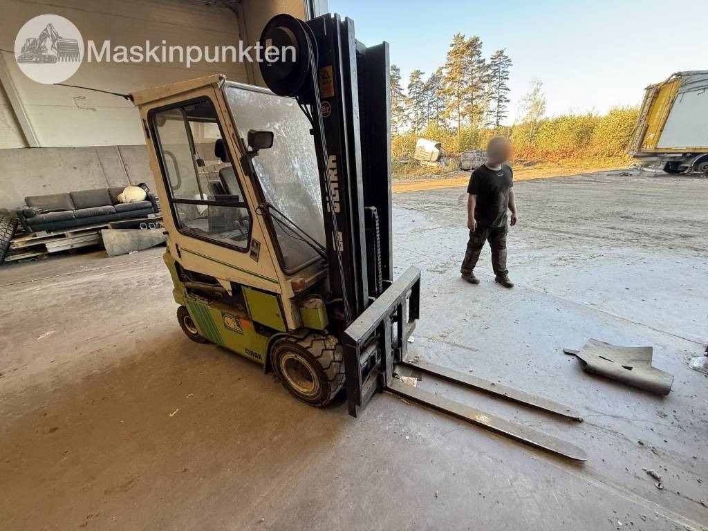 Clark CEM 25 - Diesel forklift: picture 4 Clark CEM 25 - Diesel forklift: picture 4