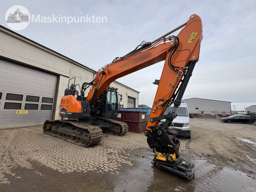Develon DX 235 LCR - Crawler excavator: picture 1 Develon DX 235 LCR - Crawler excavator: picture 1