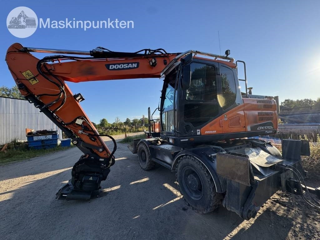 Doosan DX 170 W-5 + Tippvagn + Redskap - Wheel excavator: picture 2 Doosan DX 170 W-5 + Tippvagn + Redskap - Wheel excavator: picture 2