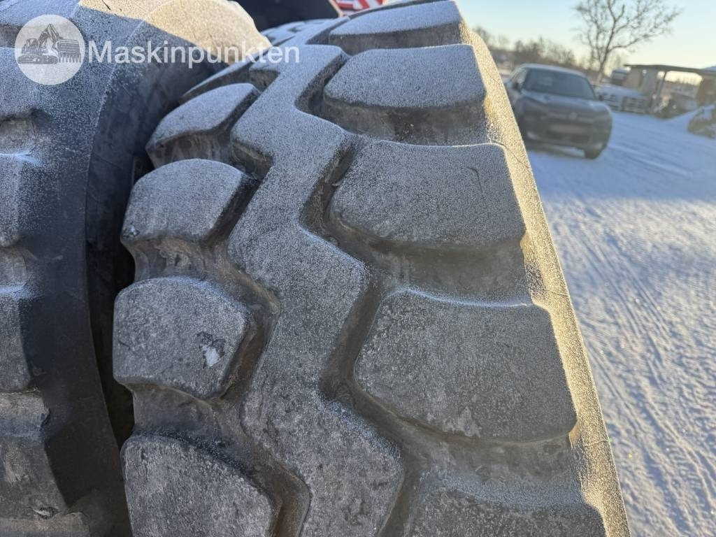 Goodyear GP-40 Däck med fälg till hjullastare - Tire for Construction machinery: picture 2 Goodyear GP-40 Däck med fälg till hjullastare - Tire for Construction machinery: picture 2