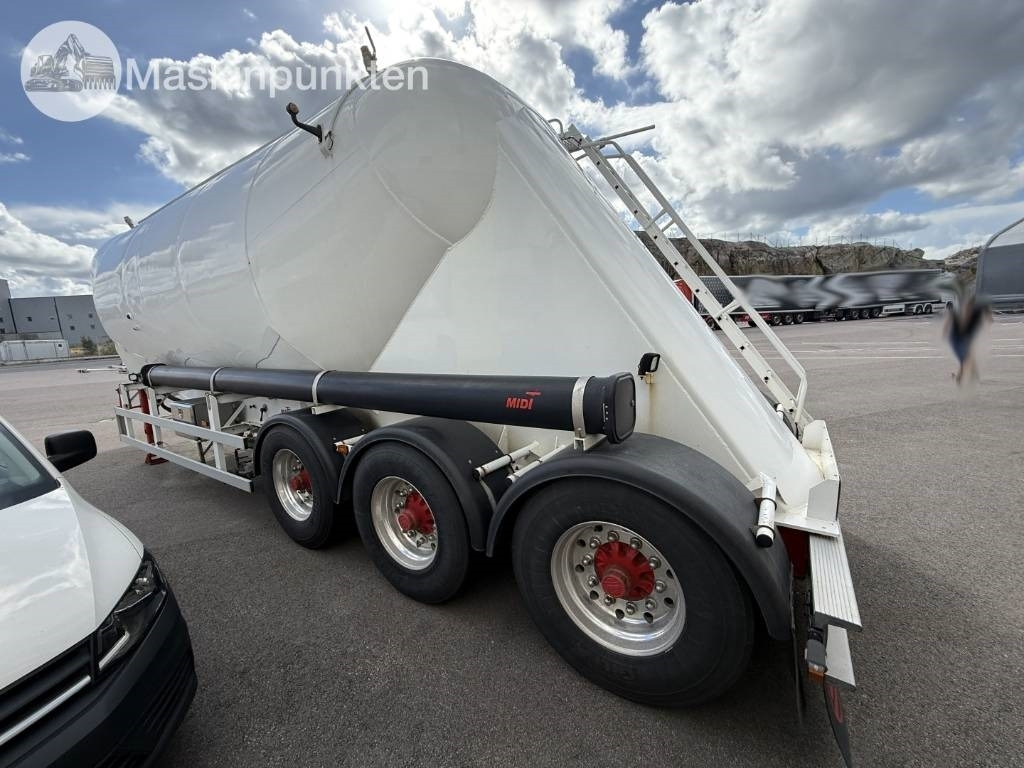 Interconsult Tanktrailer - Tank semi-trailer: picture 4 Interconsult Tanktrailer - Tank semi-trailer: picture 4
