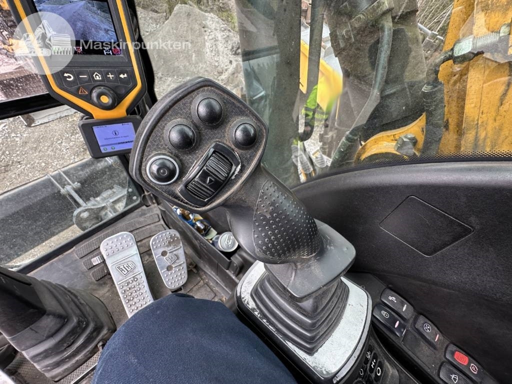 Wheel excavator JCB JS 145 W: picture 18
