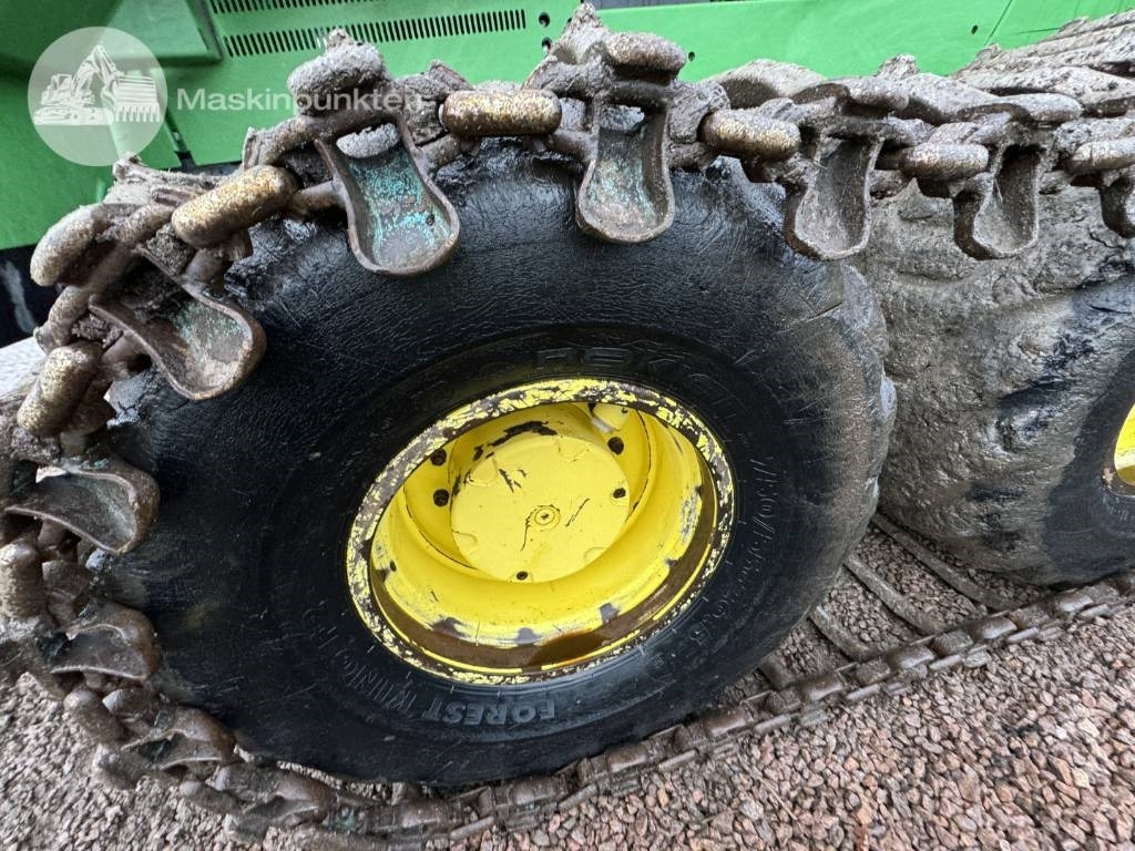 Forwarder John Deere 1910 G: picture 9