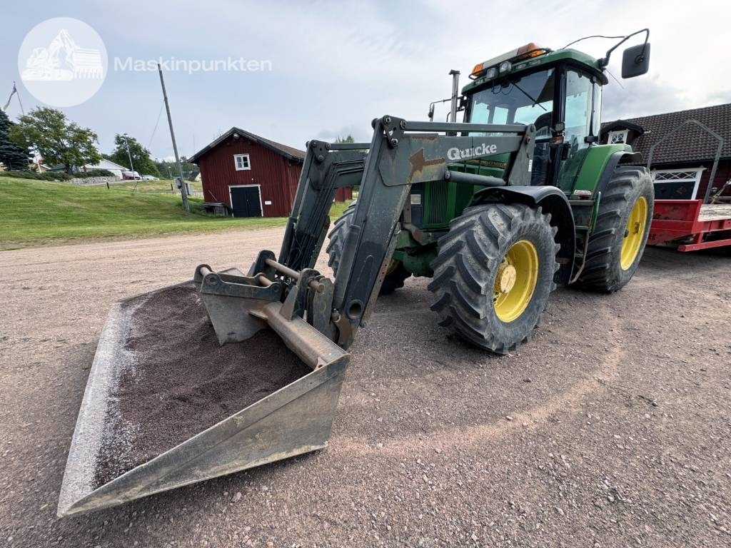 John Deere 7600 - Farm tractor: picture 1 John Deere 7600 - Farm tractor: picture 1