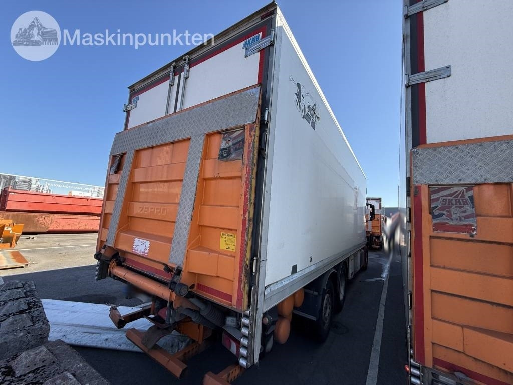 Mercedes-Benz Actros 2551  - Refrigerator truck: picture 4 Mercedes-Benz Actros 2551  - Refrigerator truck: picture 4