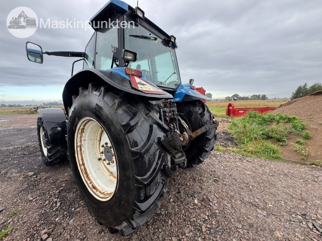 New Holland 8560 - Farm tractor: picture 2 New Holland 8560 - Farm tractor: picture 2