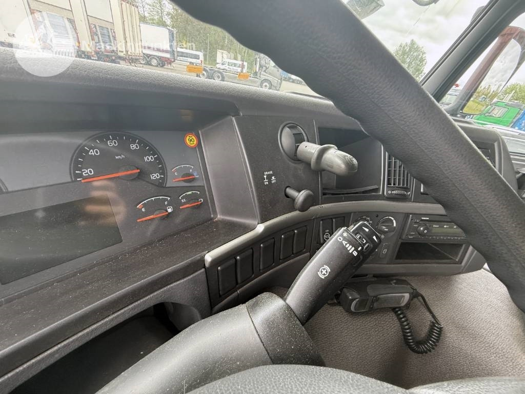 Tractor unit Volvo FM 460: picture 48