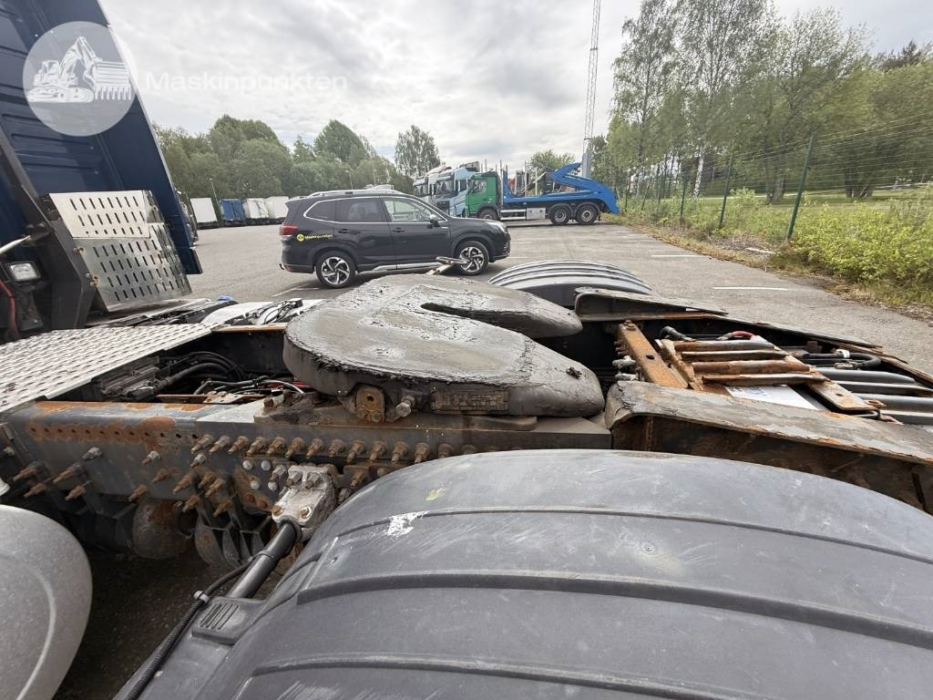 Tractor unit Volvo FM 460: picture 16
