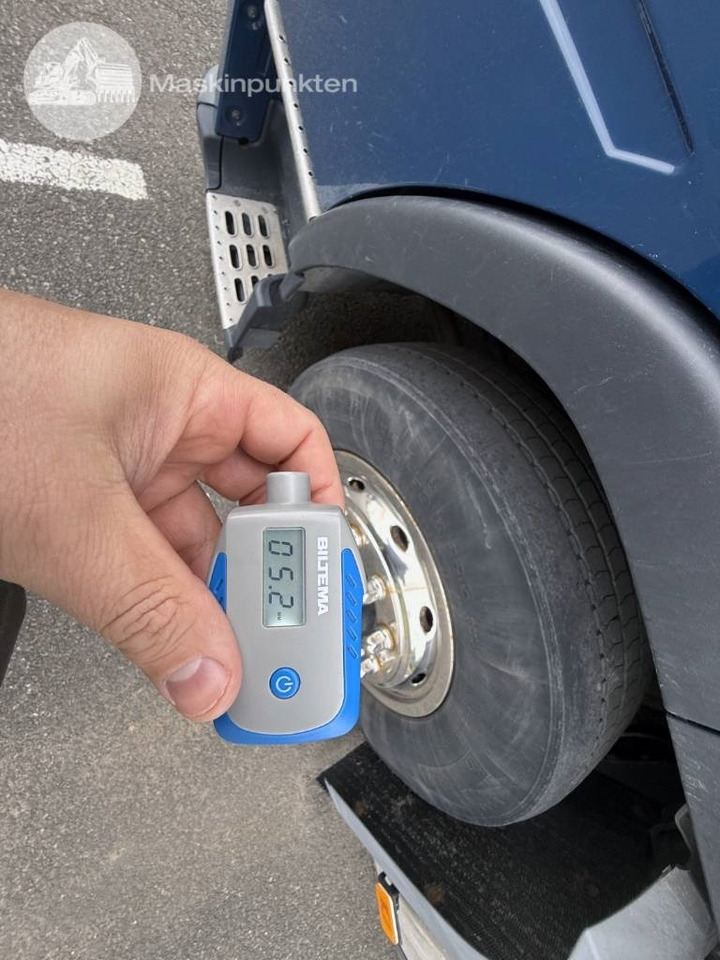 Tractor unit Volvo FM 460: picture 30