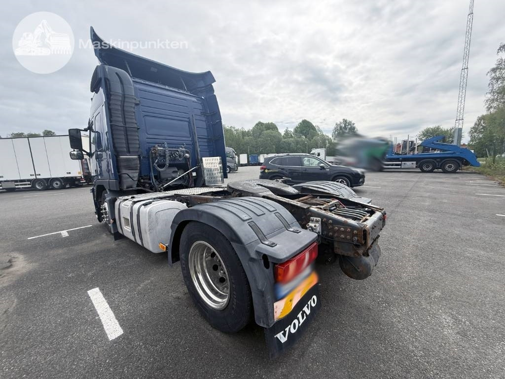 Tractor unit Volvo FM 460: picture 7