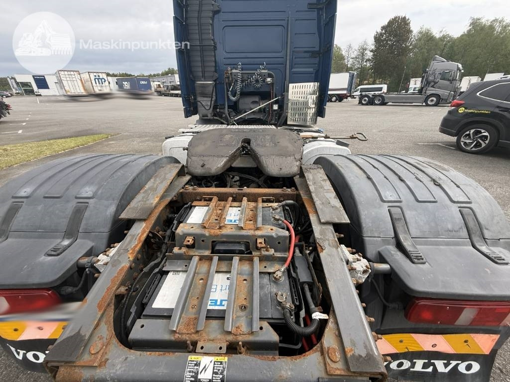 Tractor unit Volvo FM 460: picture 19