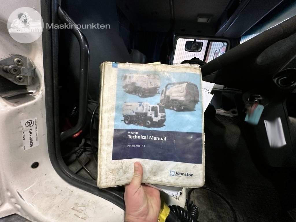 Garbage truck Volvo FL 618: picture 37