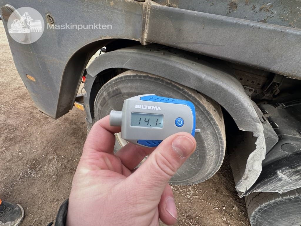 Skip loader truck Volvo FM 12 420 LAXO Liftdumper + lastväxlare + flak: picture 45