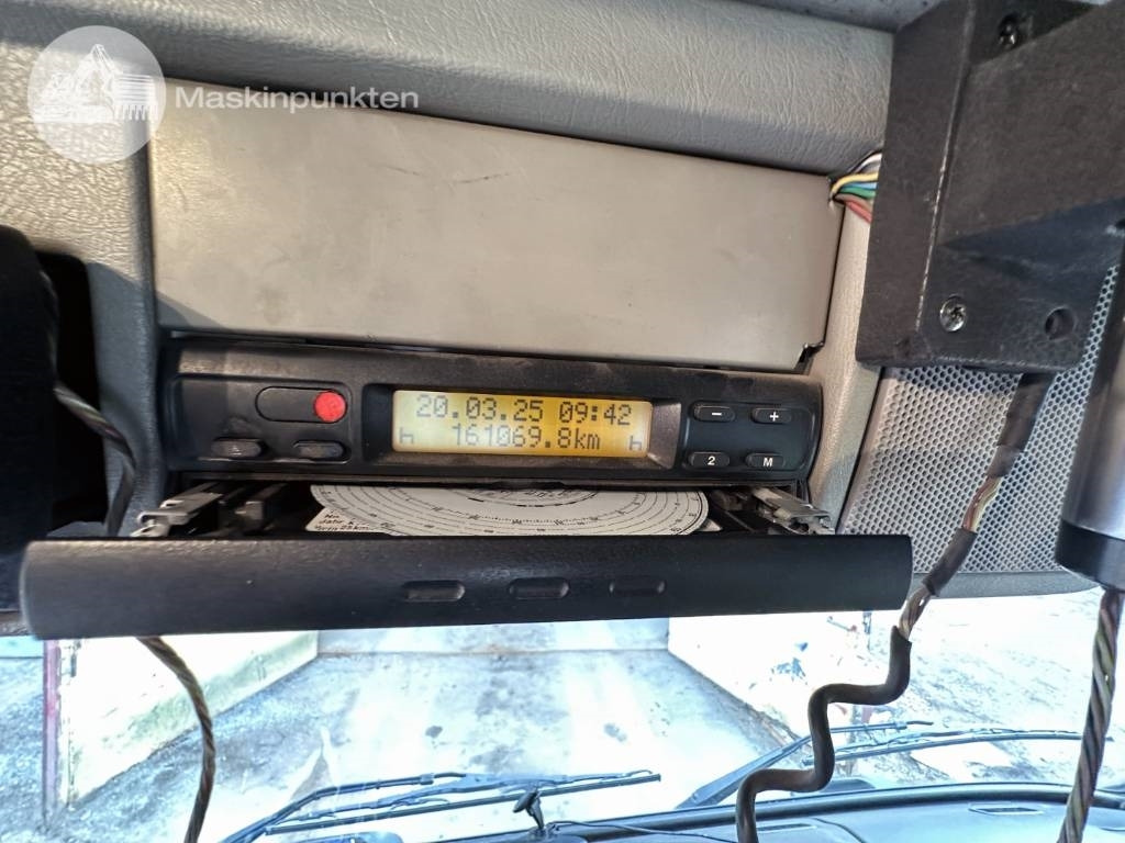 Skip loader truck Volvo FM 12 420 LAXO Liftdumper + lastväxlare + flak: picture 29