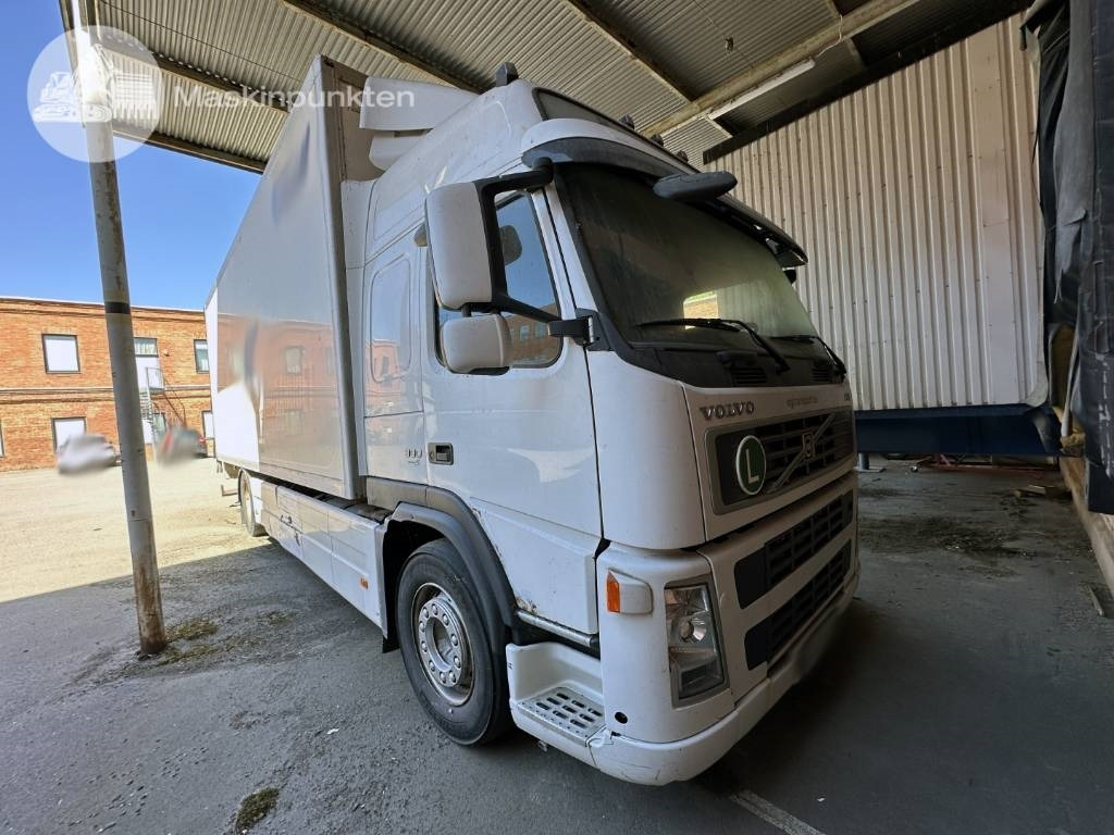 Volvo FM 300 - Box truck: picture 2 Volvo FM 300 - Box truck: picture 2
