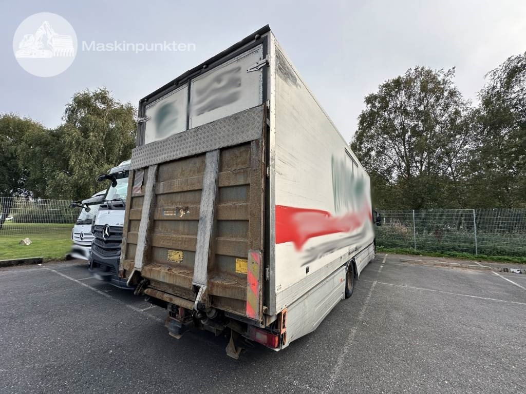 Volvo FM 9 300 - Box truck: picture 4 Volvo FM 9 300 - Box truck: picture 4