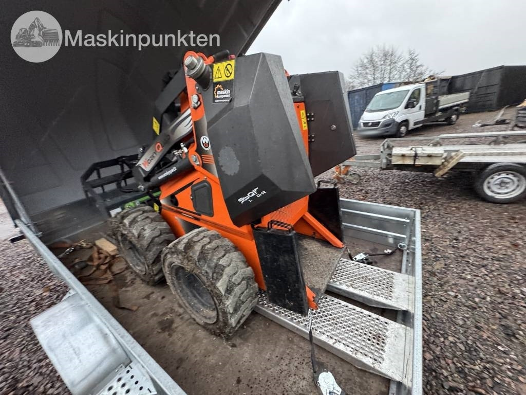 WorkyQuad SSQ15D med maskinsläp - Compact loader: picture 2 WorkyQuad SSQ15D med maskinsläp - Compact loader: picture 2
