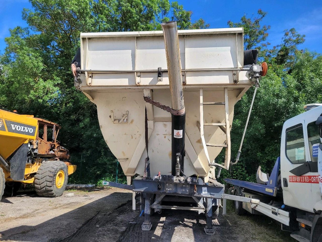 LOUAULT BENNE TP SR39 - Tipper semi-trailer: picture 2 LOUAULT BENNE TP SR39 - Tipper semi-trailer: picture 2