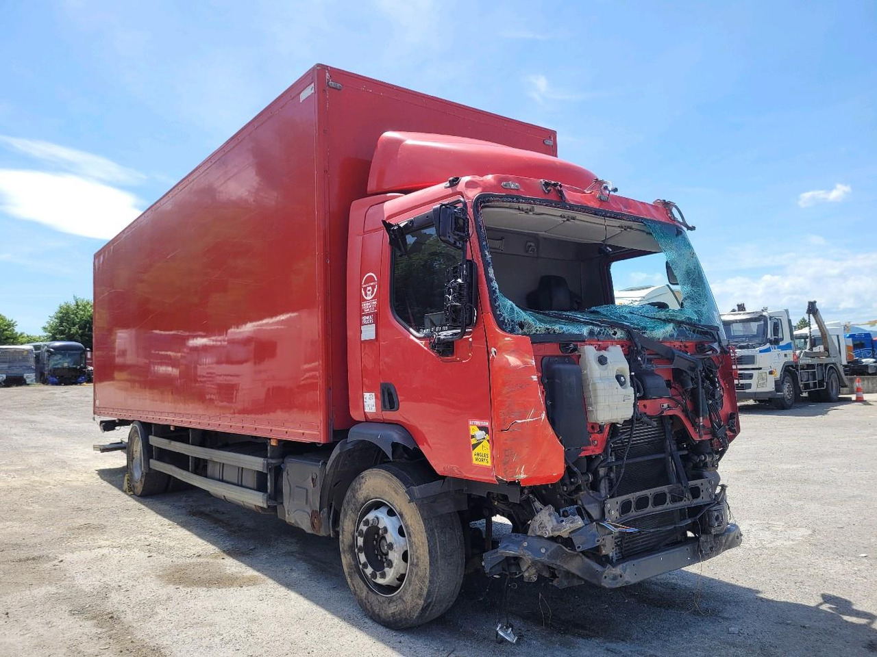 RENAULT D19 WIDE - Box truck: picture 1 RENAULT D19 WIDE - Box truck: picture 1